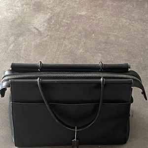 Coach vintage small black handbag 👜(no long straps)